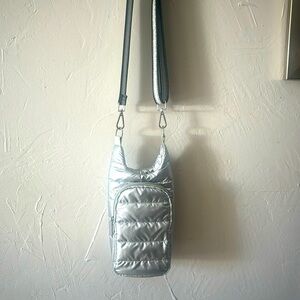 Chrome water bottle bag